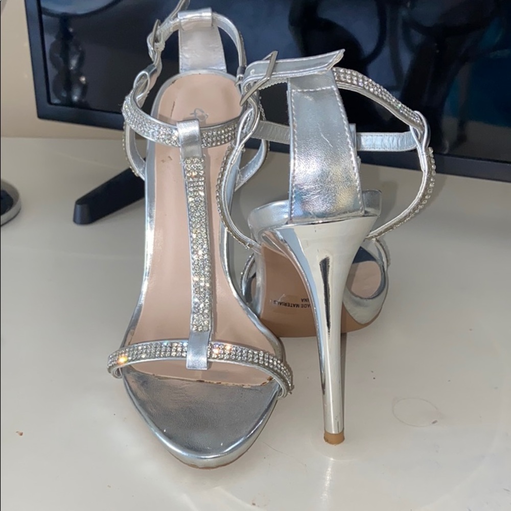 Sparkly High-heels - Picture 4 of 5